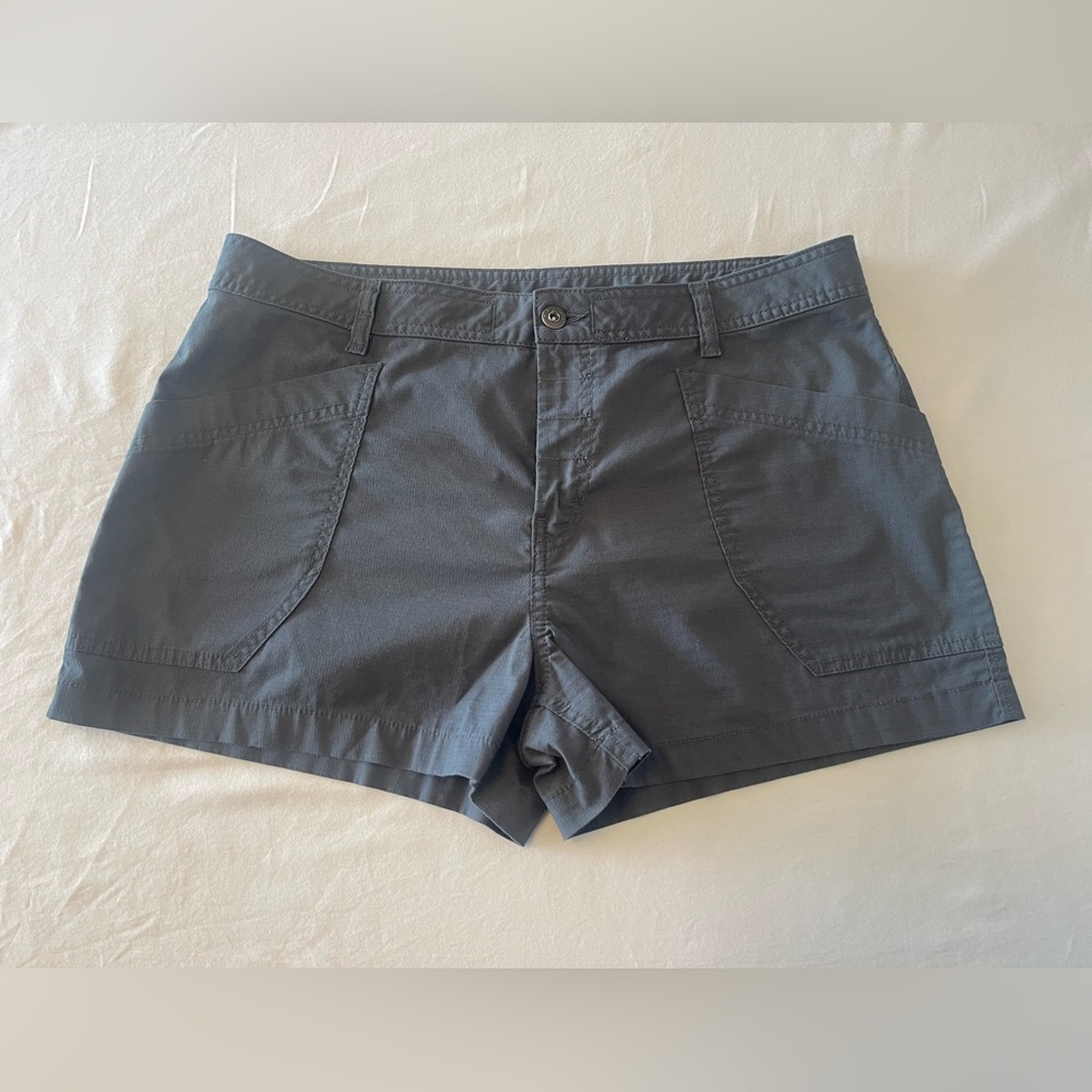 Prana Gray Women's shorts size 12 hiking large pockets